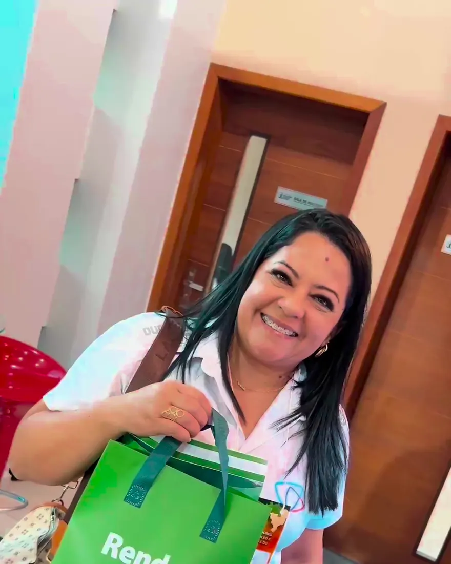 Participante com o brinde conquistado